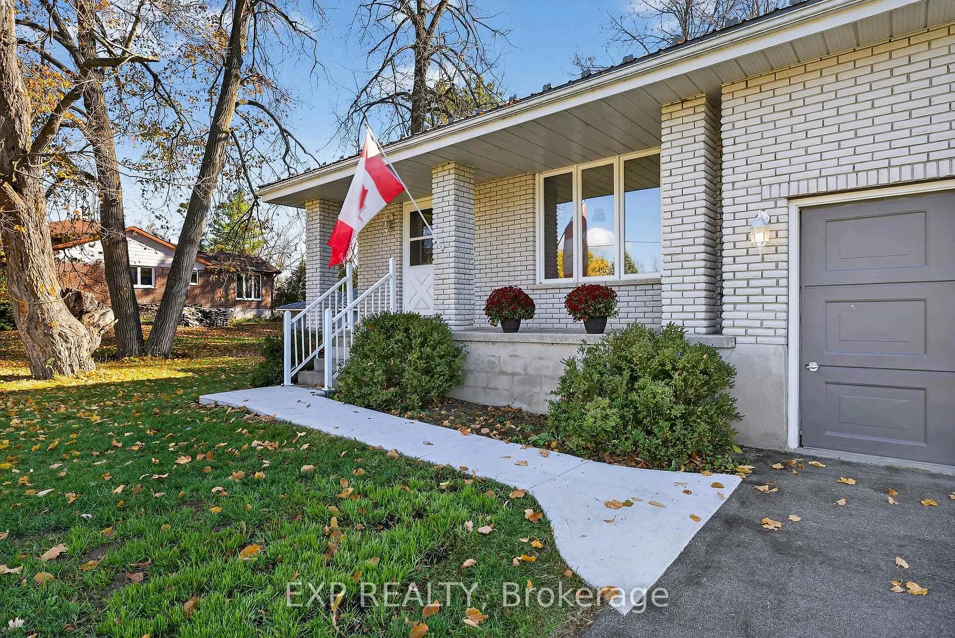 Photo 5 of 47 Fox Lane, Belleville, Thurlow Ward — HOMEH