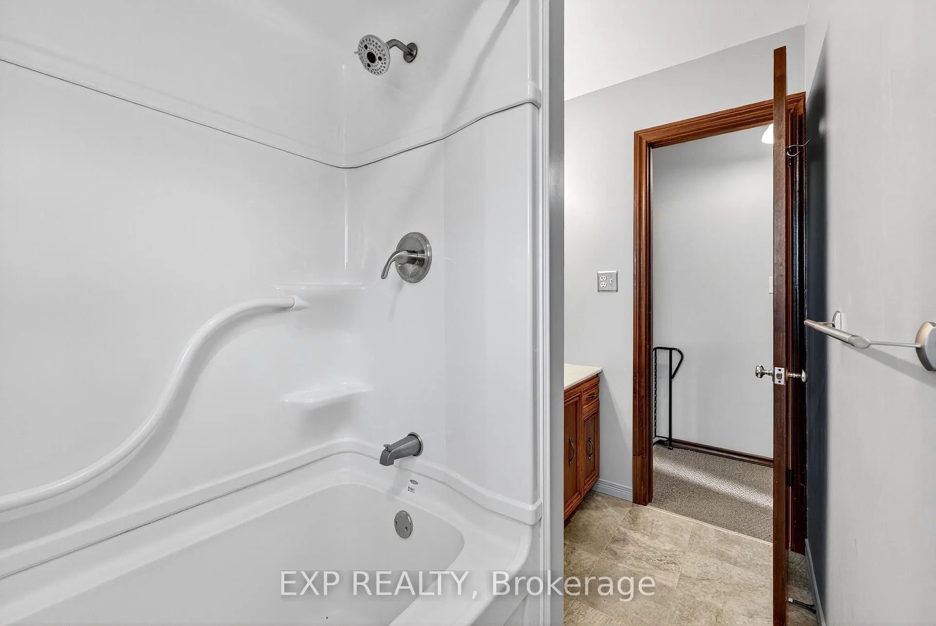 Photo 14 of 47 Fox Lane, Belleville, Thurlow Ward — HOMEH