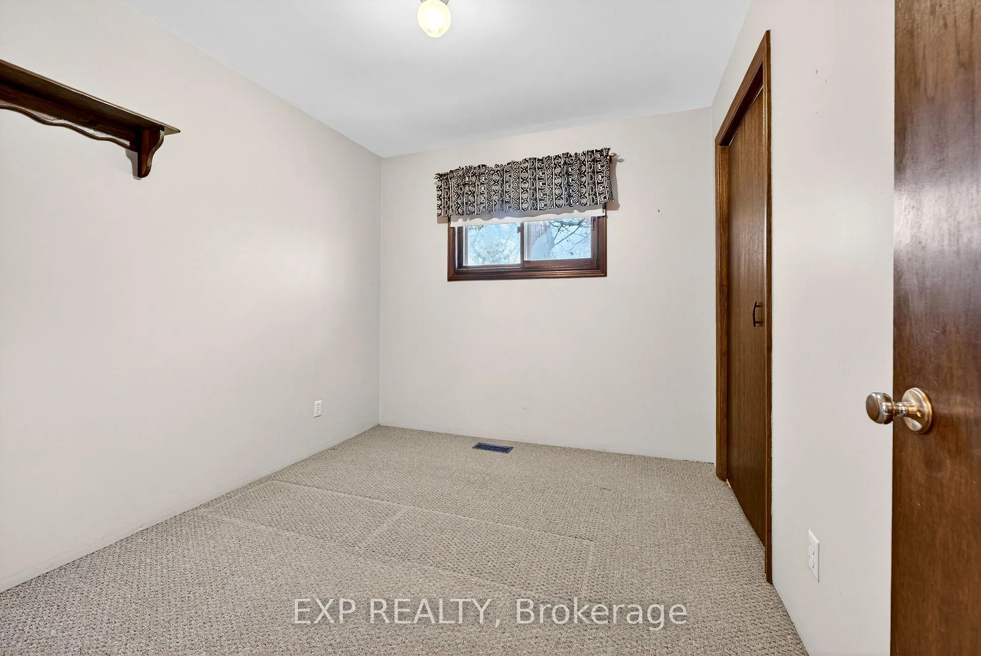 Photo 15 of 47 Fox Lane, Belleville, Thurlow Ward — HOMEH