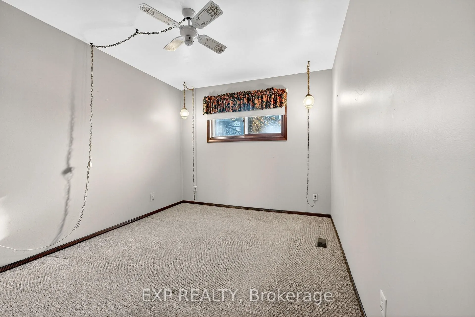 Photo 16 of 47 Fox Lane, Belleville, Thurlow Ward — HOMEH