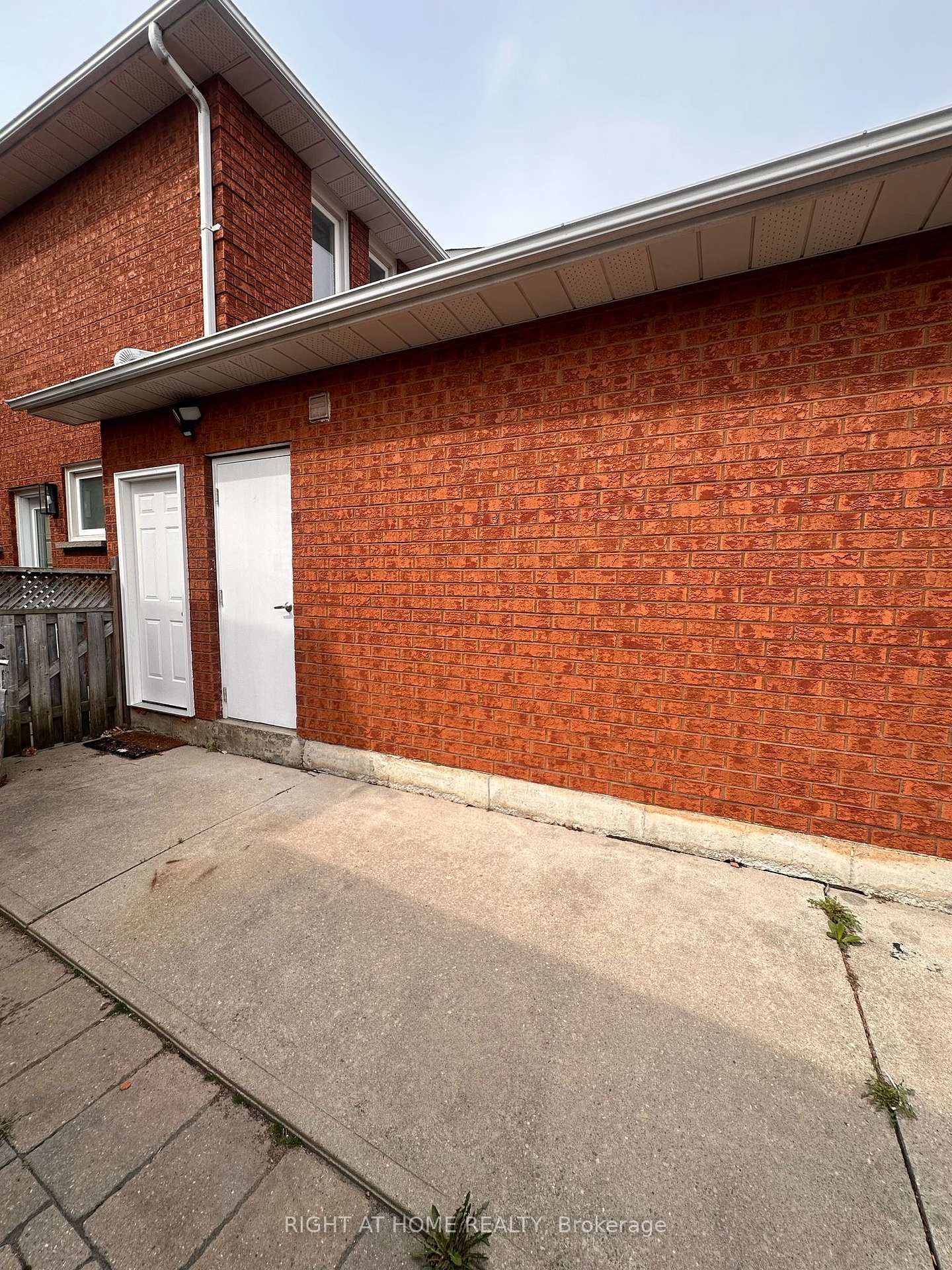 Photo 2 of Unit Basement, 239 Belview Avenue, Vaughan, East Woodbridge — HOMEH