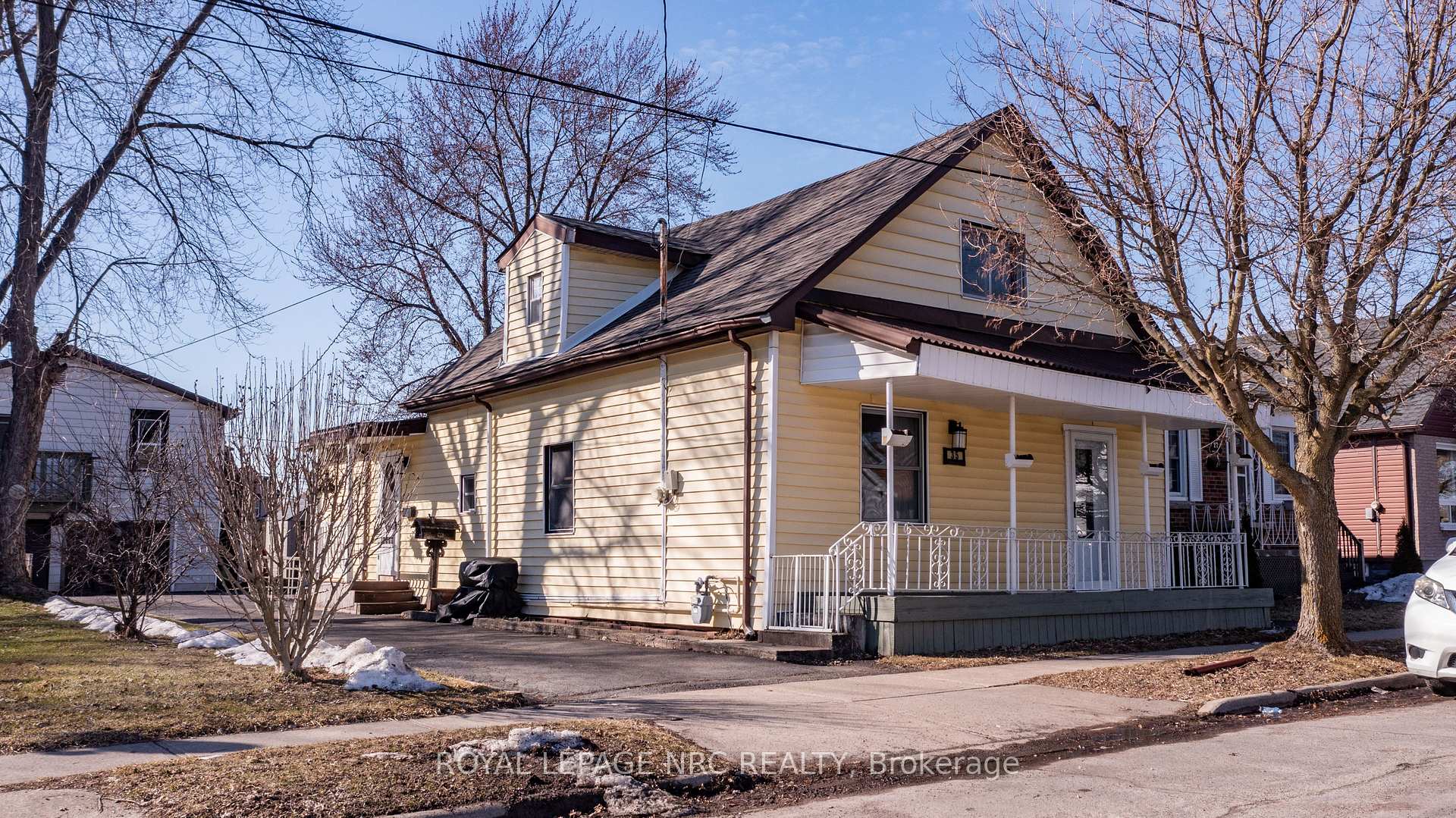 Photo 1 of 35 Mcalpine Avenue S, Welland, Lincoln/Crowland — HOMEH