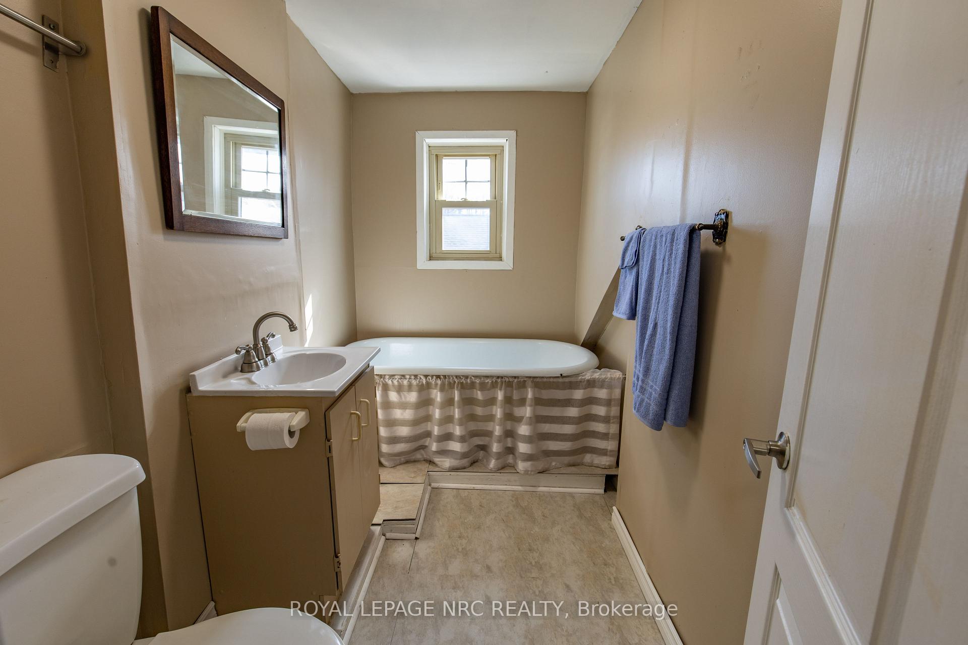 Photo 20 of 35 Mcalpine Avenue S, Welland, Lincoln/Crowland — HOMEH