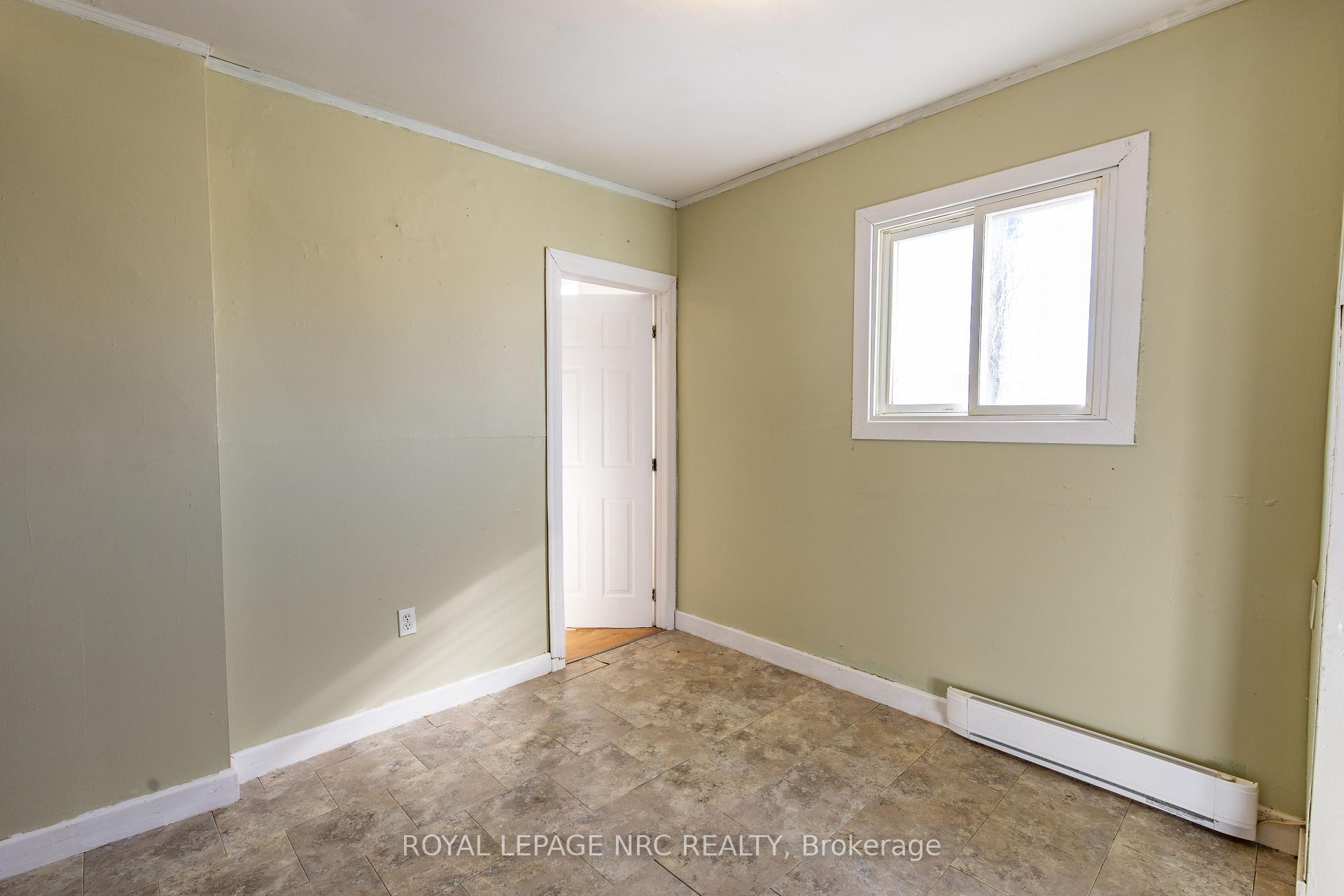 Photo 23 of 35 Mcalpine Avenue S, Welland, Lincoln/Crowland — HOMEH
