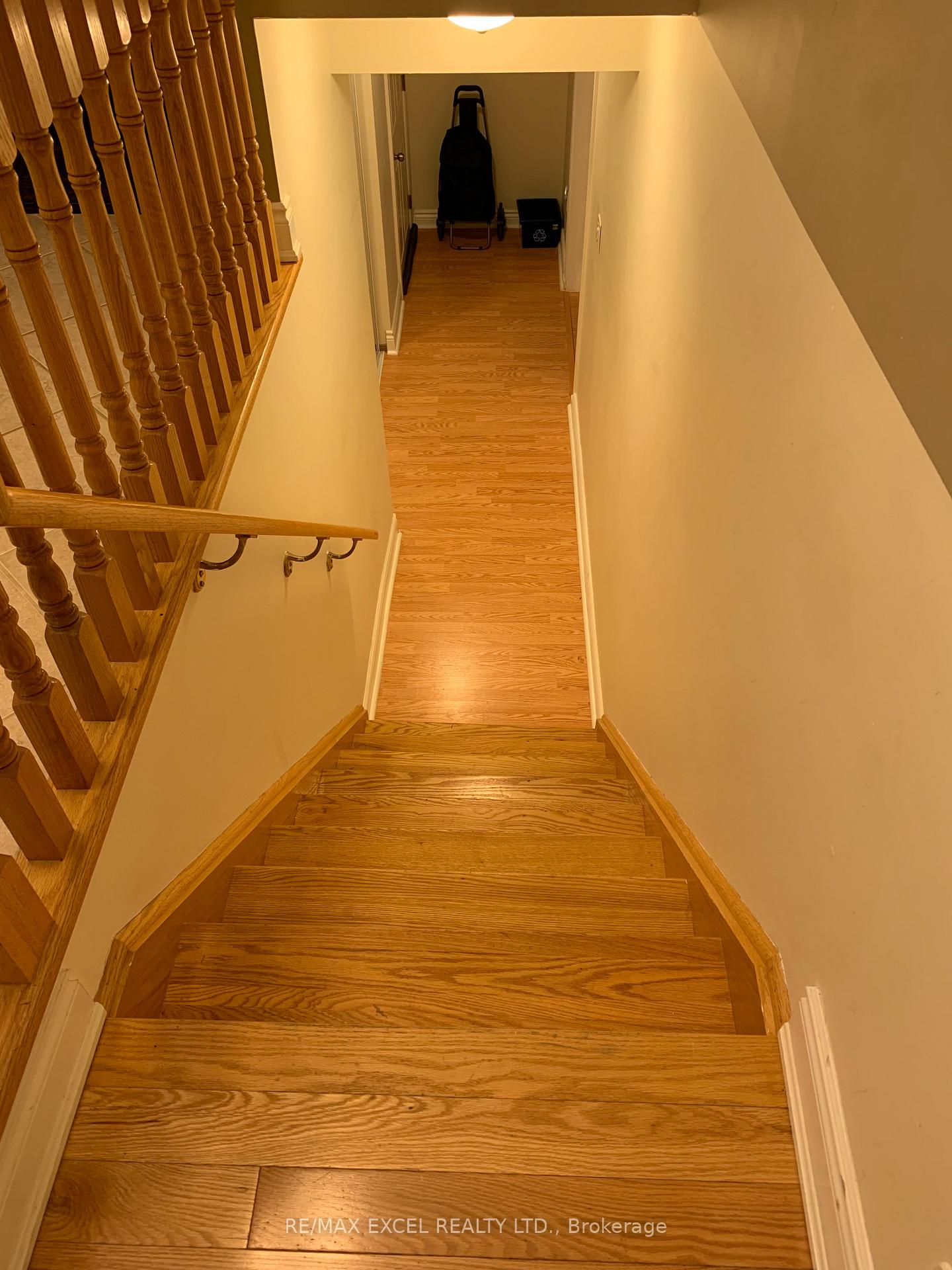 Photo 4 of 174 Shelbourne Drive, Vaughan, Vellore Village — HOMEH