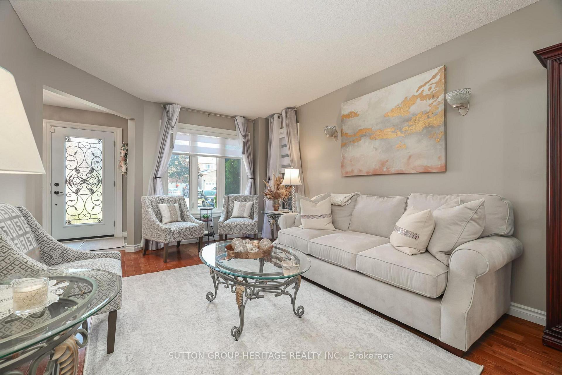 Photo 10 of 8 Turriff Crescent, Ajax, Central West — HOMEH