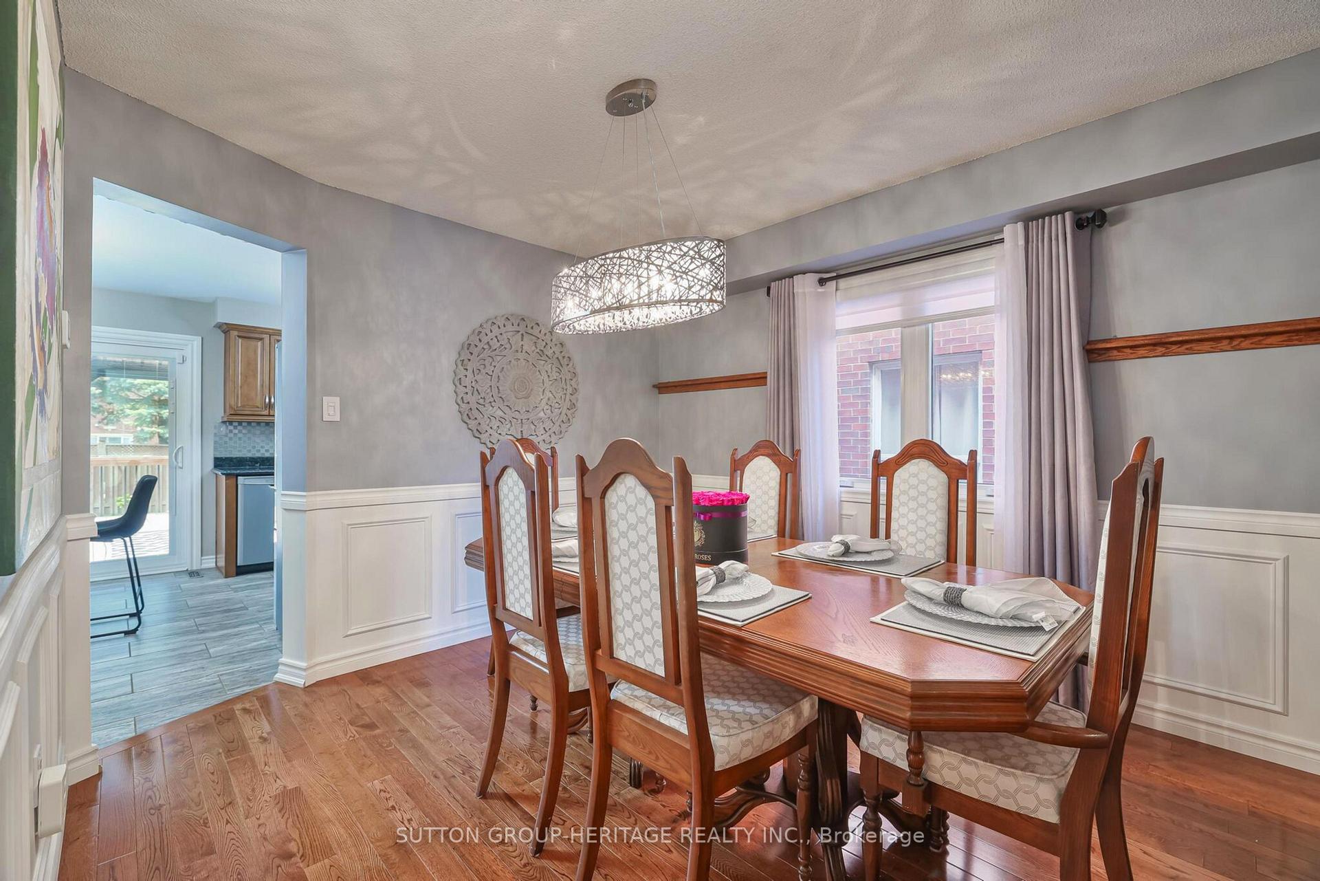 Photo 12 of 8 Turriff Crescent, Ajax, Central West — HOMEH