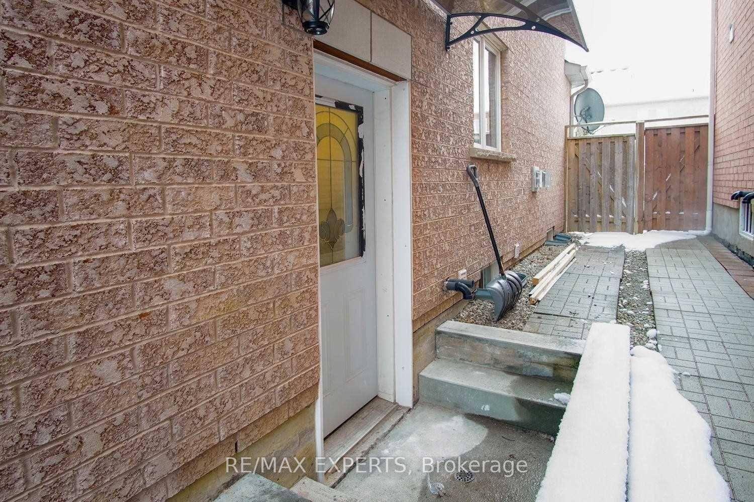 Photo 4 of Unit Bsmt, 88 Andes Crescent, Vaughan, Vellore Village — HOMEH