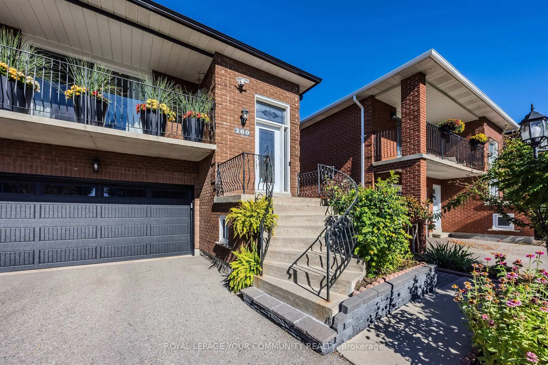 Photo 2 of 260 Mathewson Street, Vaughan, Maple — HOMEH