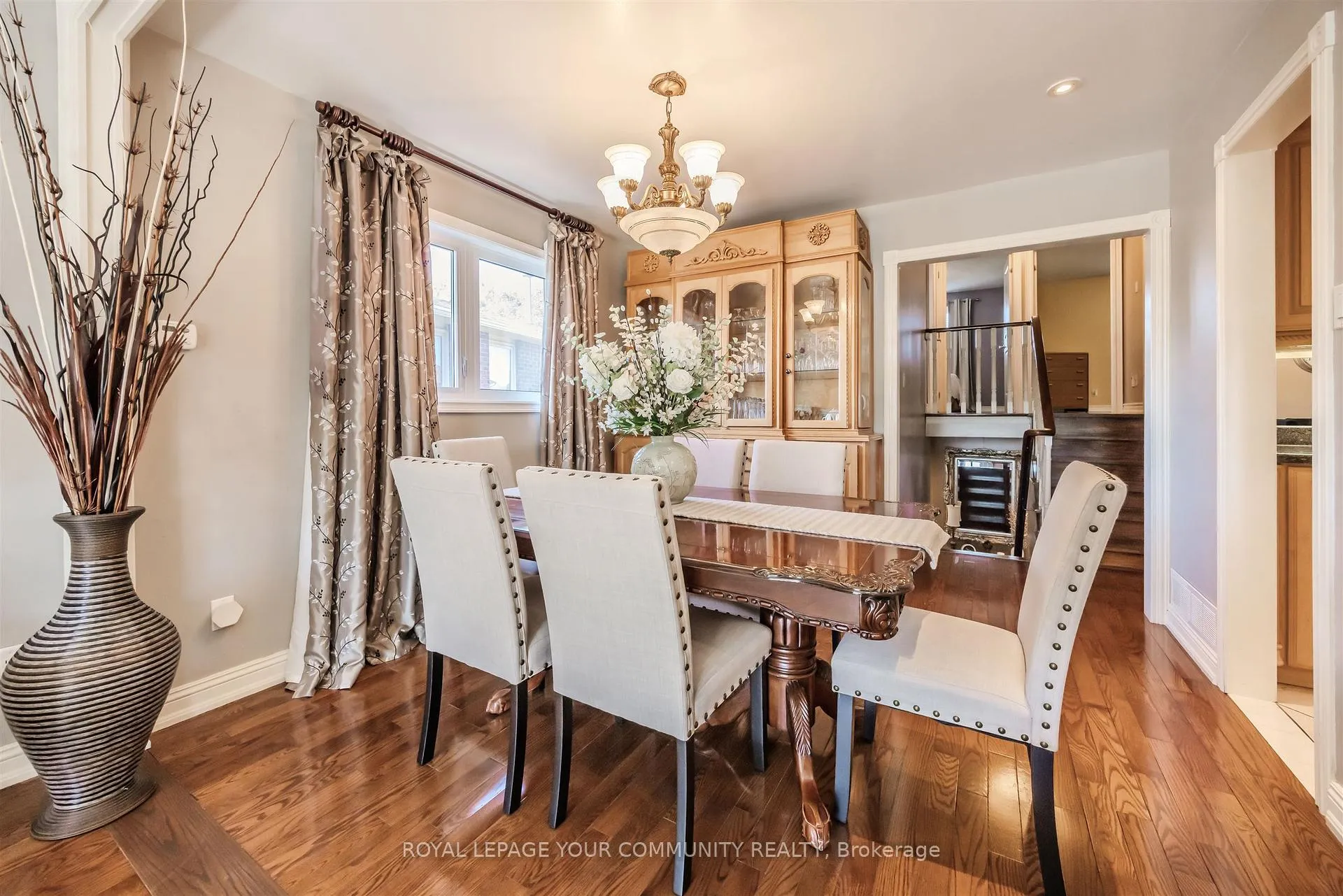 Photo 8 of 260 Mathewson Street, Vaughan, Maple — HOMEH