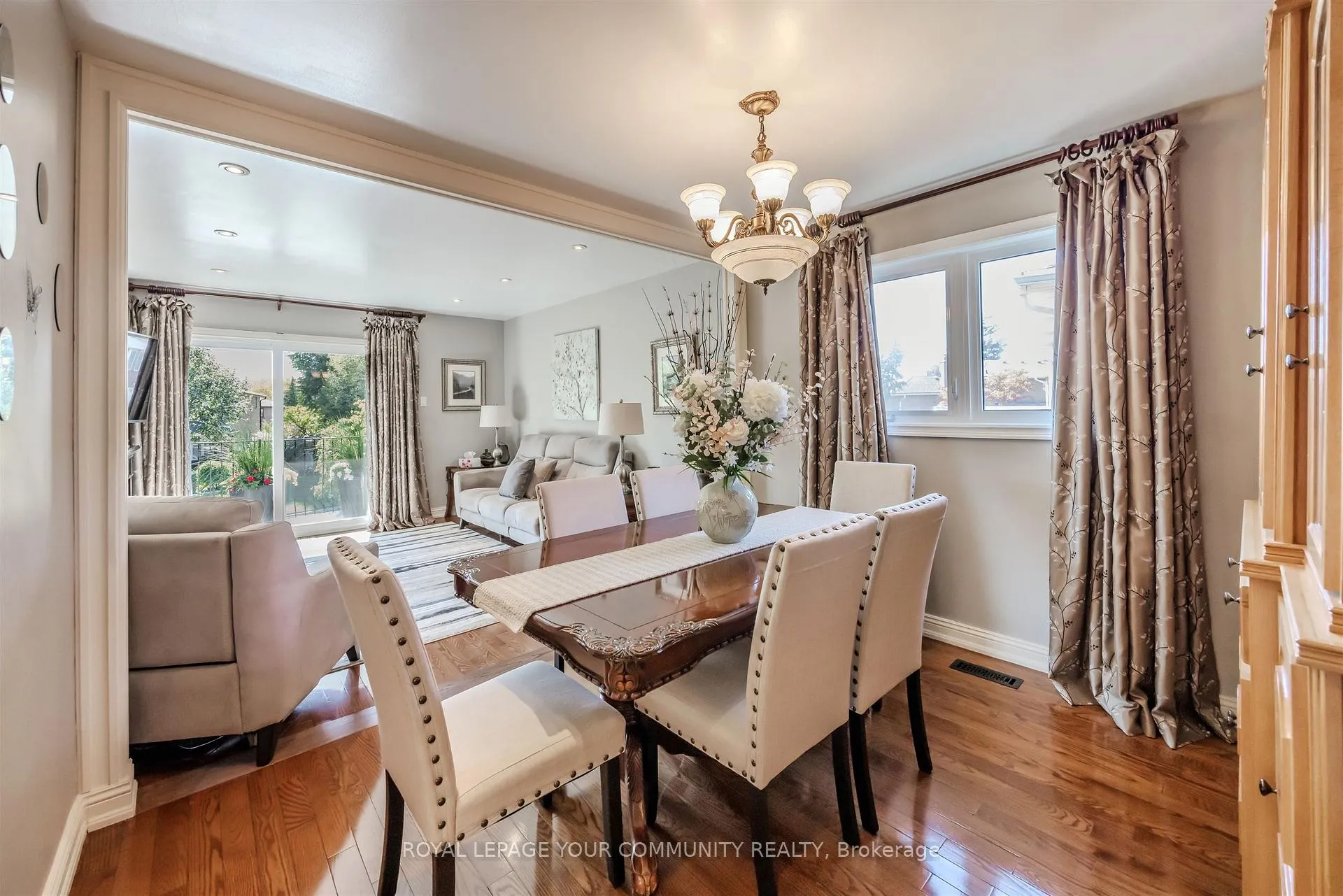 Photo 9 of 260 Mathewson Street, Vaughan, Maple — HOMEH