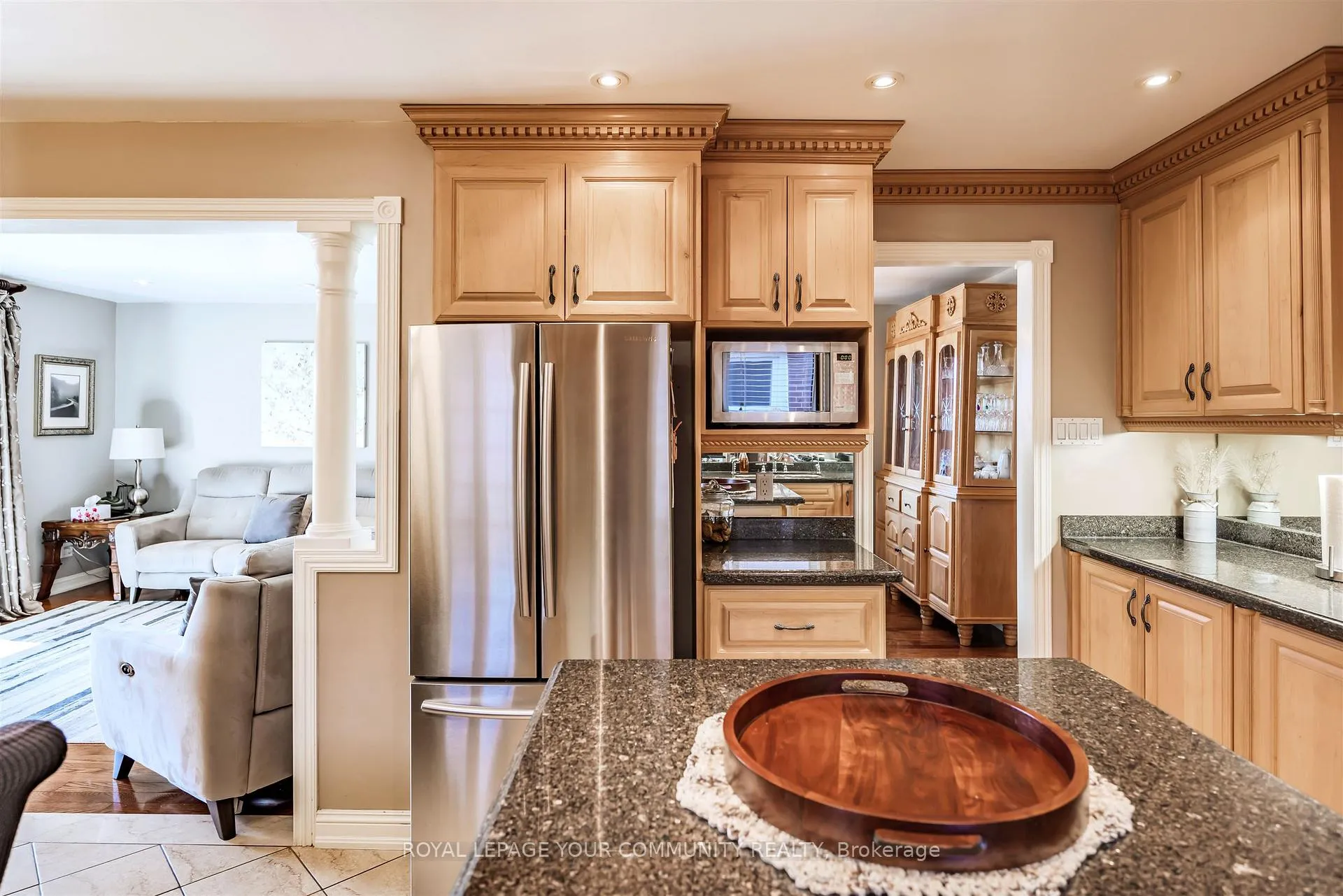 Photo 13 of 260 Mathewson Street, Vaughan, Maple — HOMEH