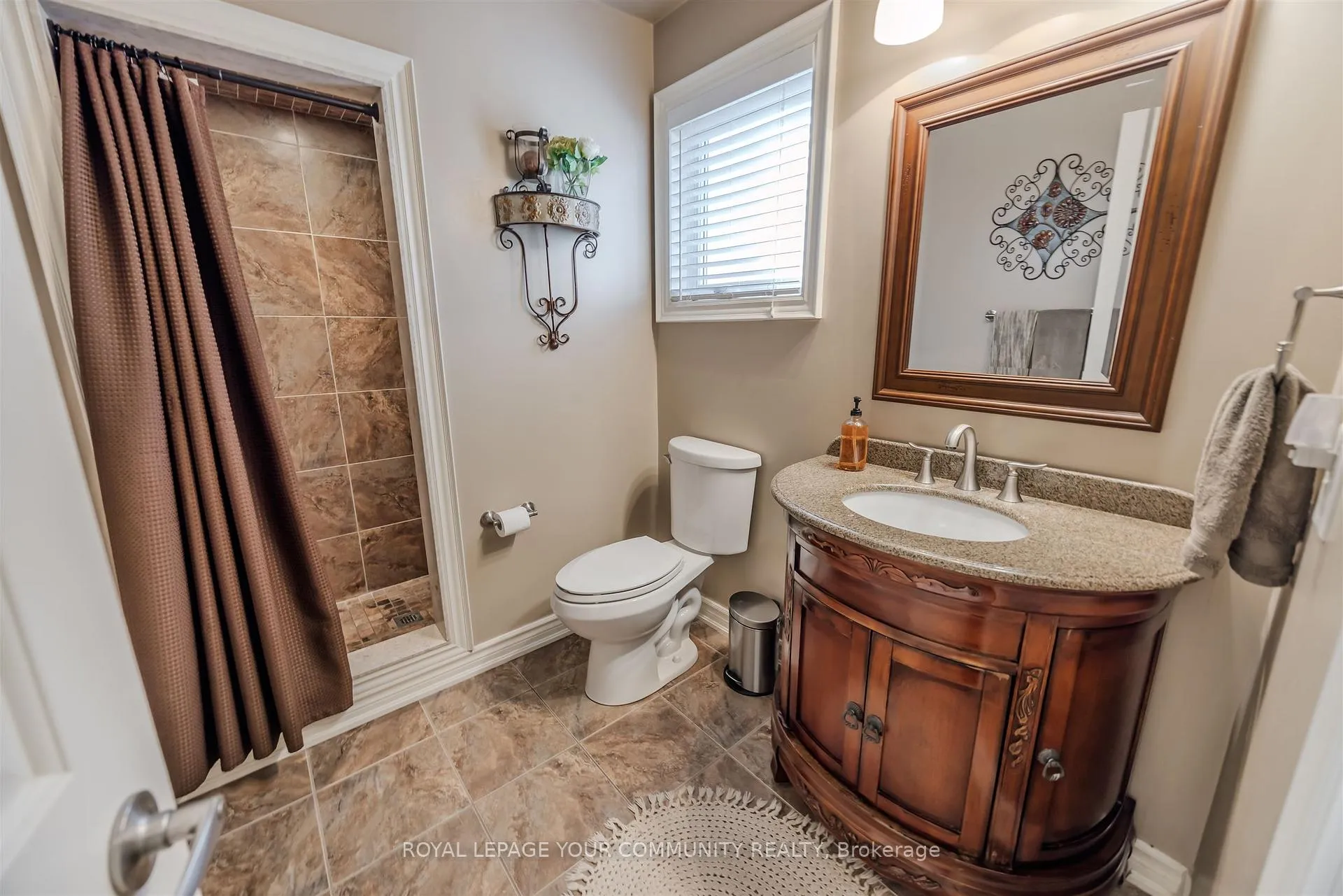 Photo 27 of 260 Mathewson Street, Vaughan, Maple — HOMEH