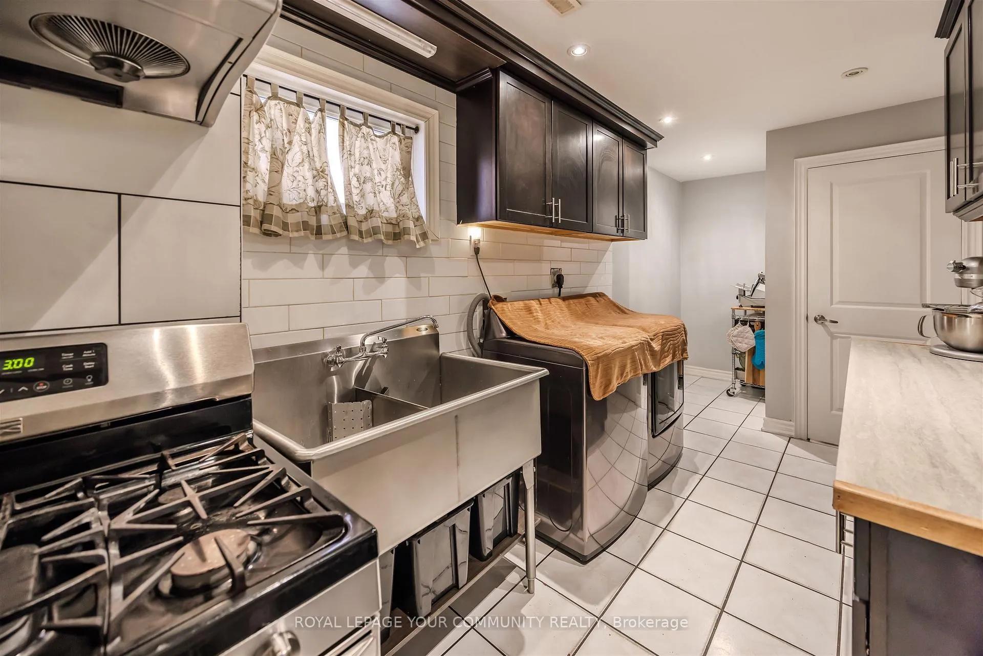 Photo 30 of 260 Mathewson Street, Vaughan, Maple — HOMEH