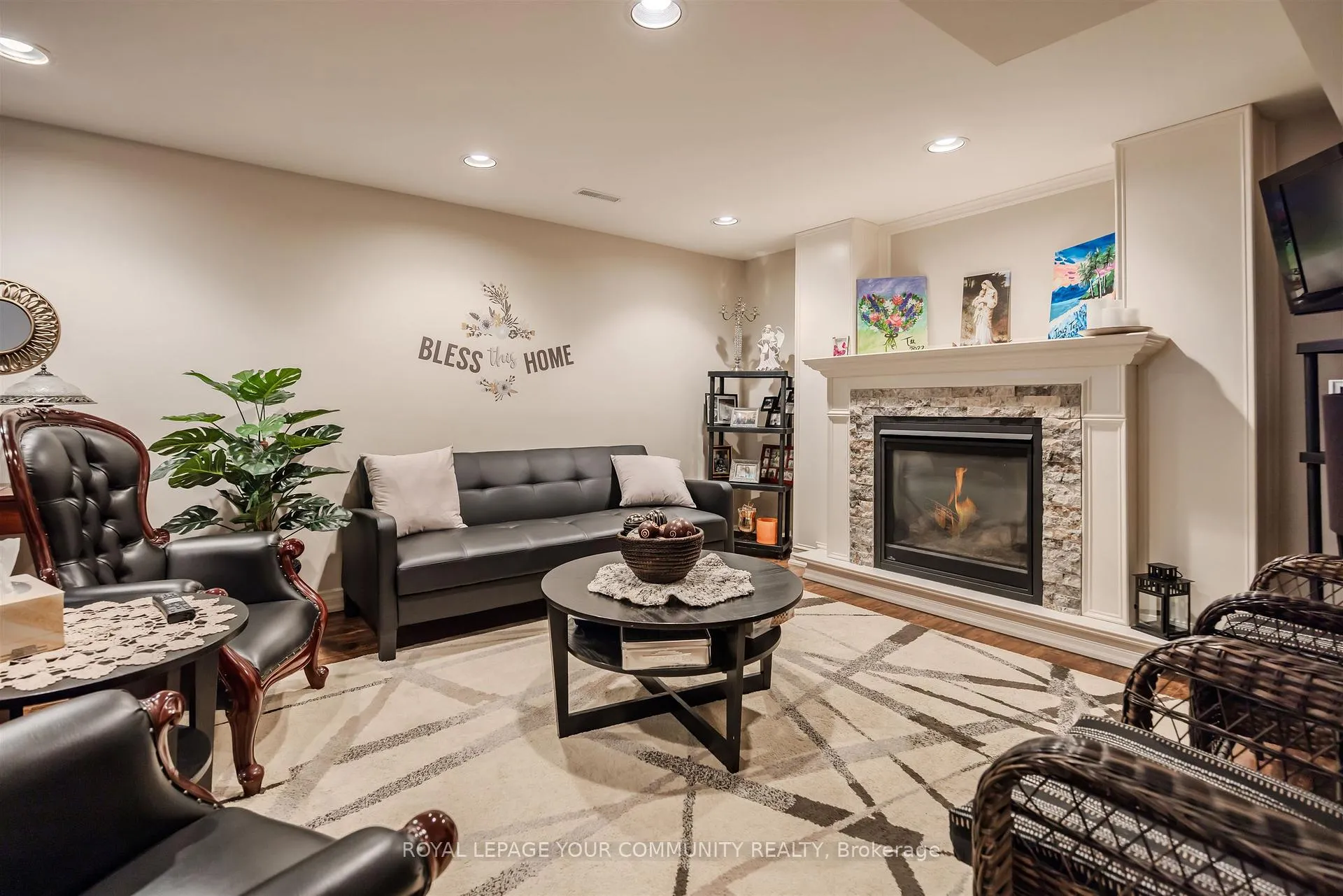 Photo 31 of 260 Mathewson Street, Vaughan, Maple — HOMEH