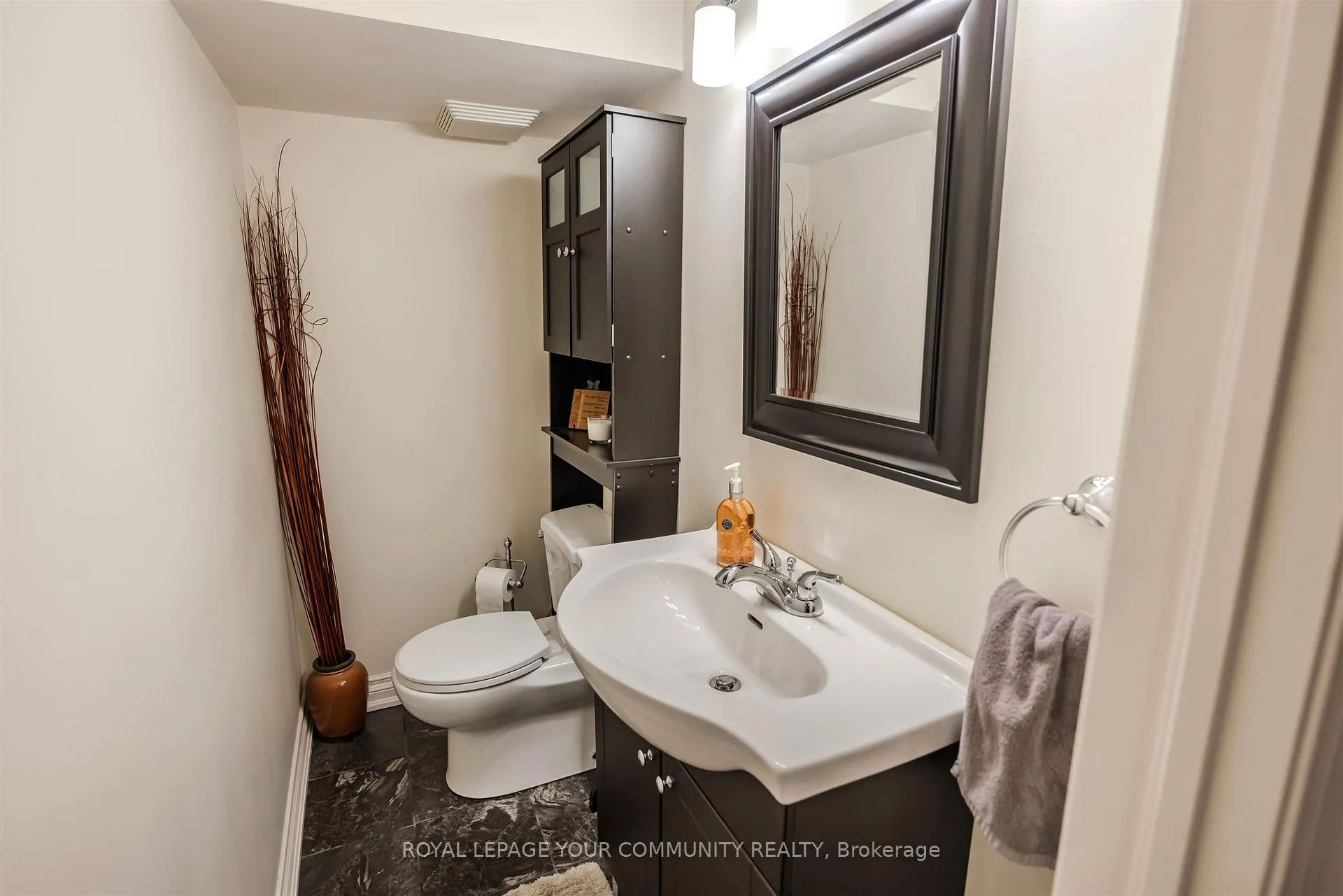 Photo 32 of 260 Mathewson Street, Vaughan, Maple — HOMEH