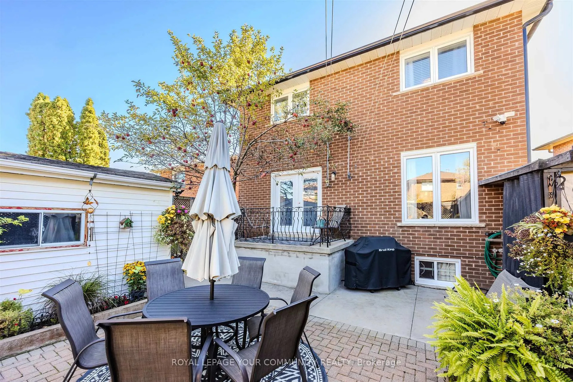 Photo 37 of 260 Mathewson Street, Vaughan, Maple — HOMEH
