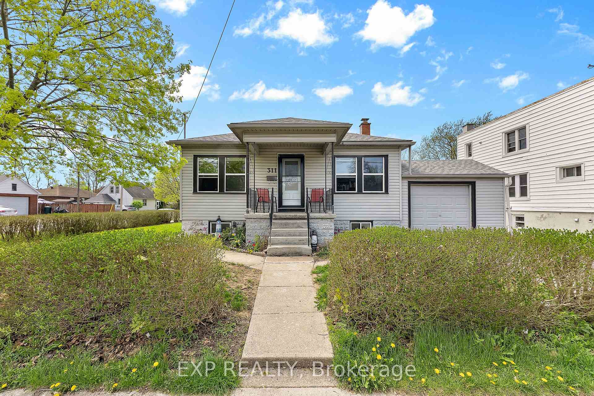 Front of 311 Scholfield Avenue S