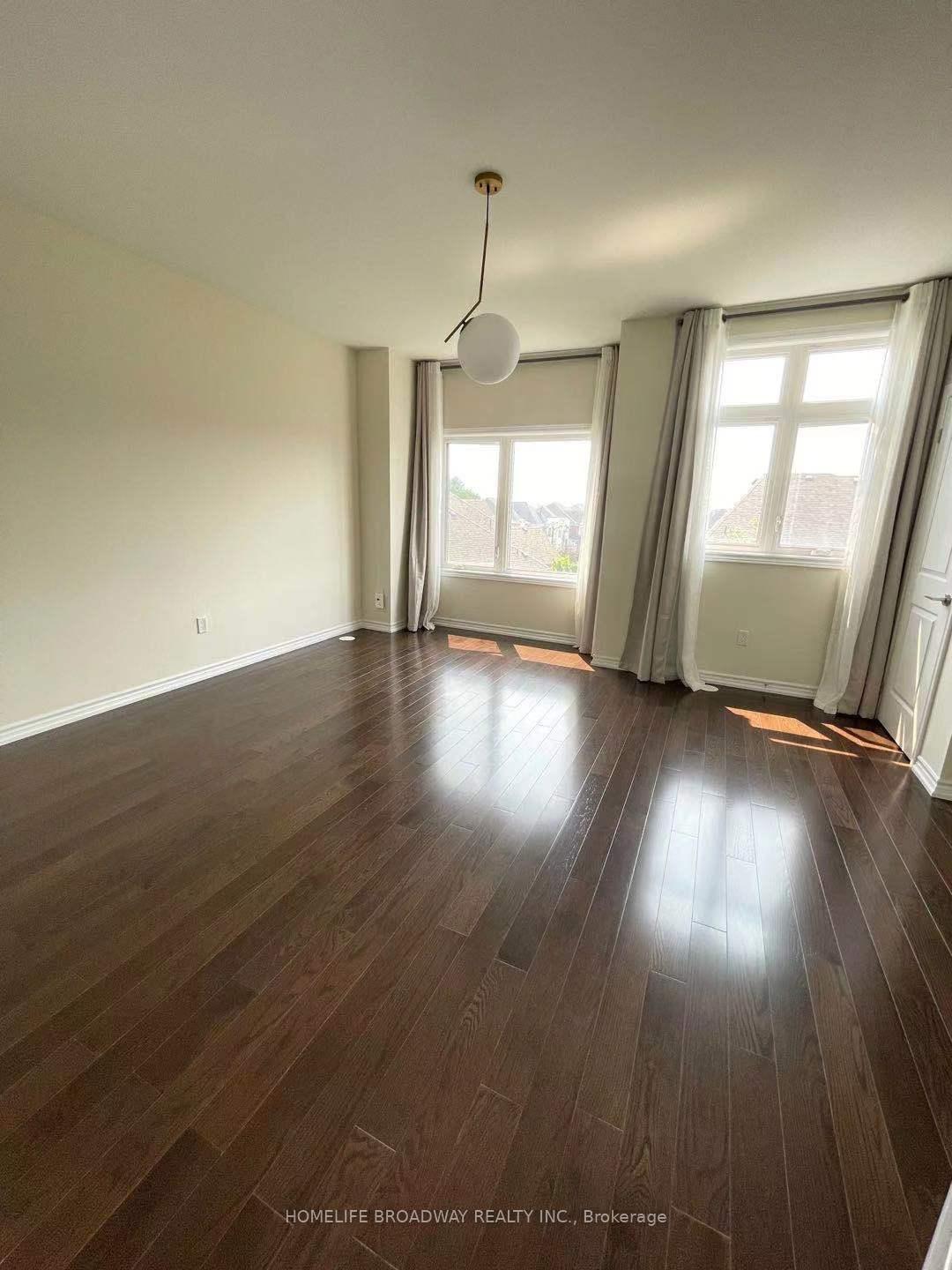 Photo 6 of 158 Golden Trail, Vaughan, Patterson — HOMEH