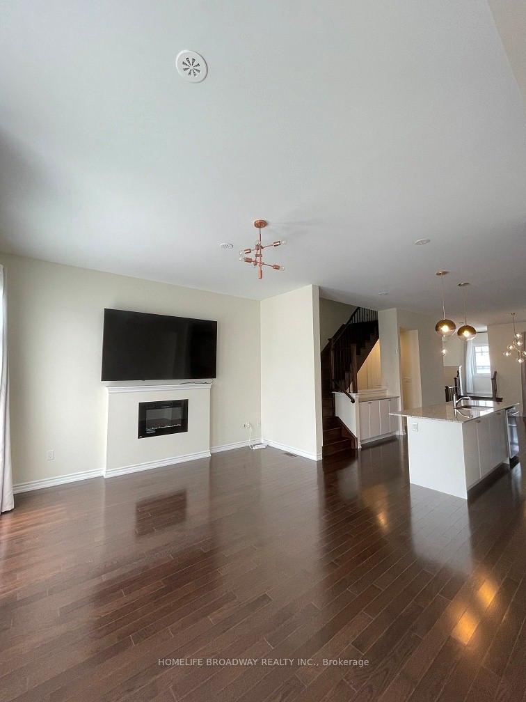 Photo 8 of 158 Golden Trail, Vaughan, Patterson — HOMEH