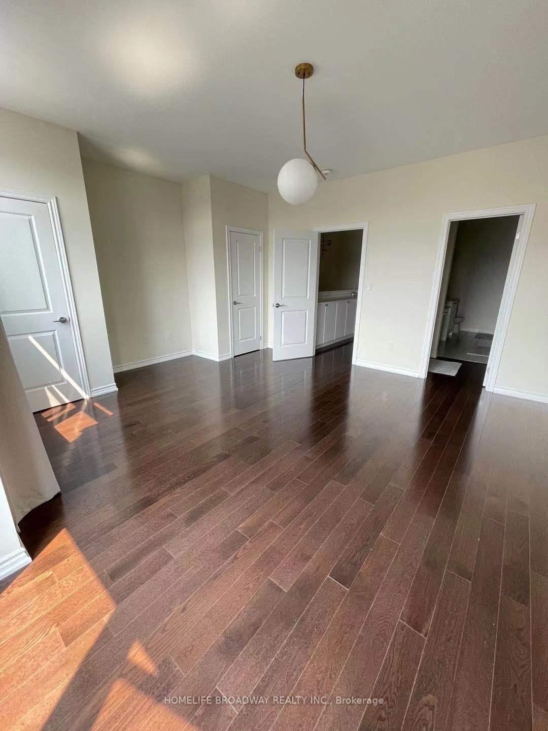 Photo 10 of 158 Golden Trail, Vaughan, Patterson — HOMEH