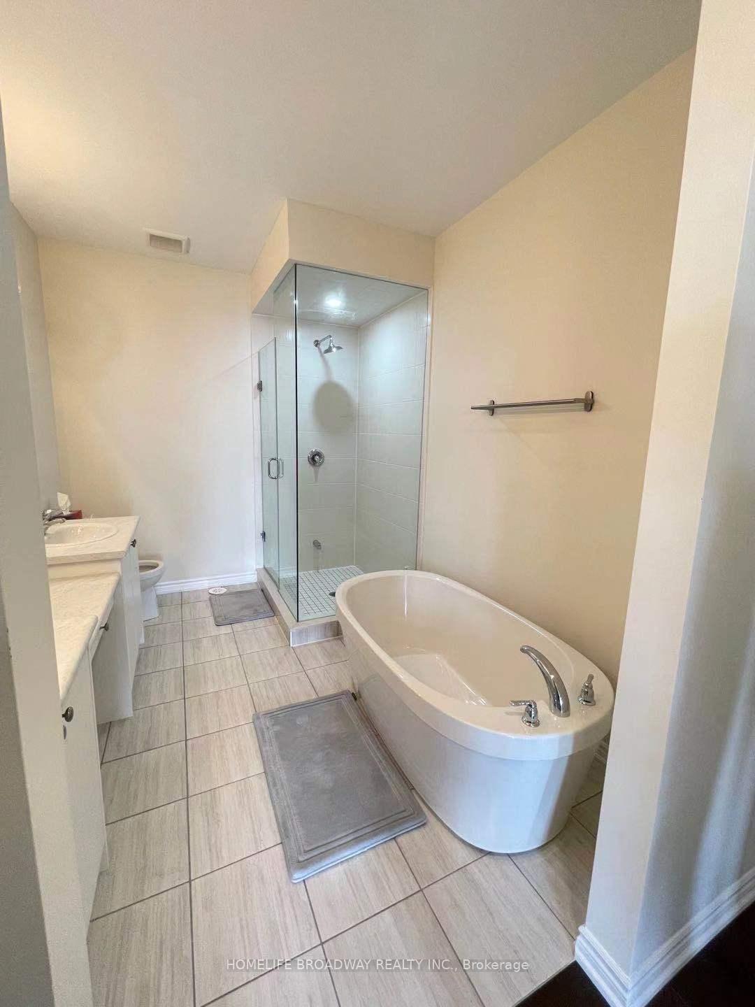 Photo 12 of 158 Golden Trail, Vaughan, Patterson — HOMEH
