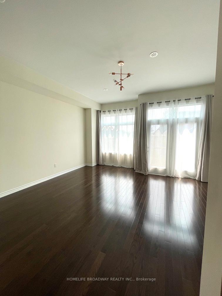 Photo 15 of 158 Golden Trail, Vaughan, Patterson — HOMEH