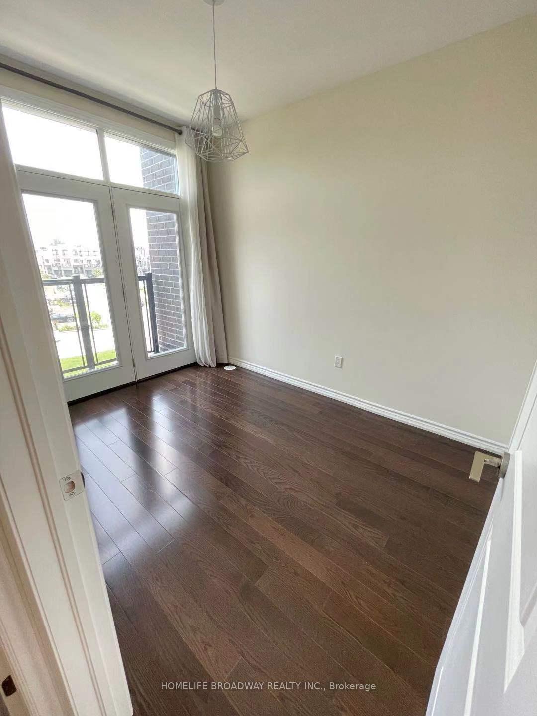 Photo 16 of 158 Golden Trail, Vaughan, Patterson — HOMEH