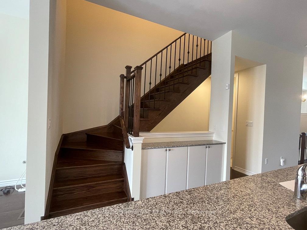 Photo 17 of 158 Golden Trail, Vaughan, Patterson — HOMEH