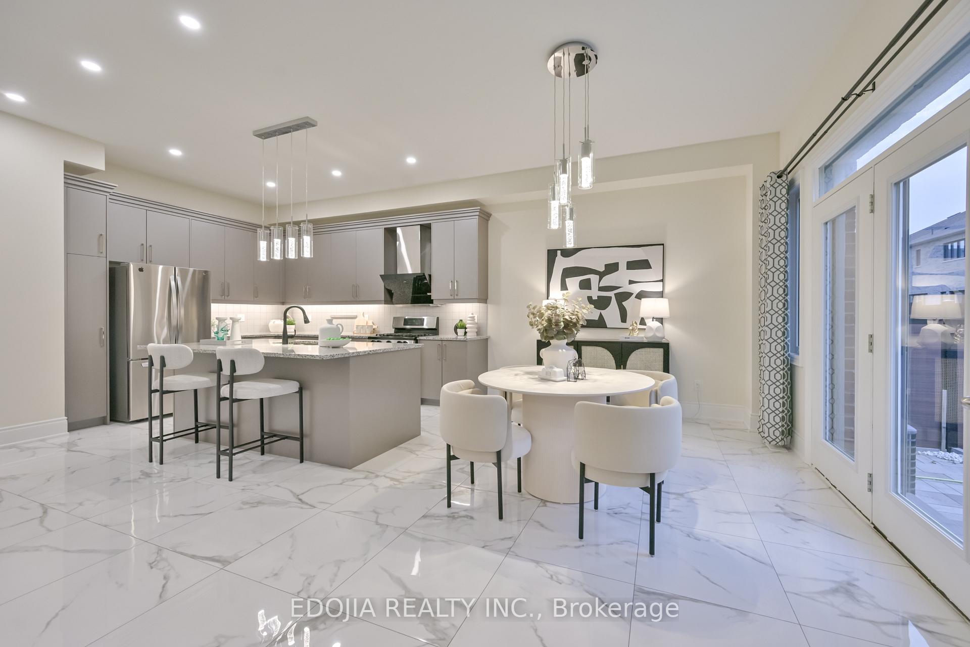 Photo 17 of 11 Alex Black Street, Vaughan, Patterson — HOMEH