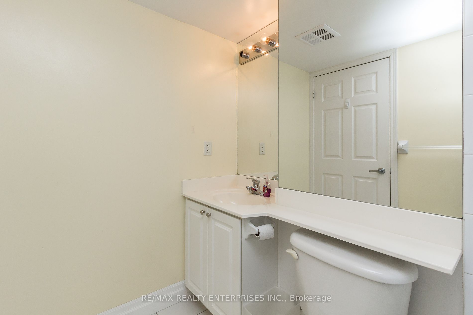 Photo 44 of Unit 810, 330 Adelaide Street E, Toronto, Moss Park — HOMEH