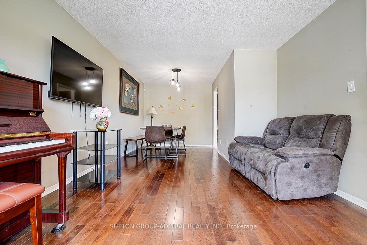Photo 10 of 167 Wade Gate, Vaughan, Brownridge — HOMEH