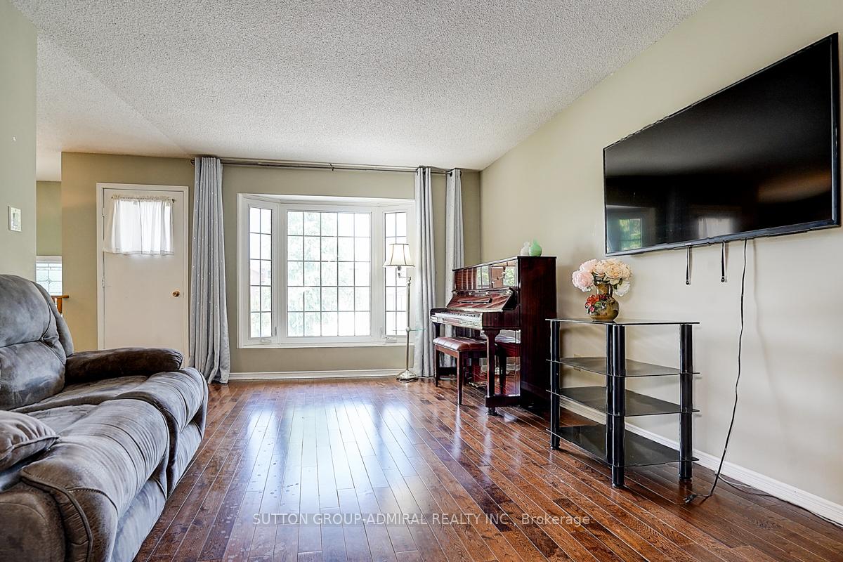 Photo 11 of 167 Wade Gate, Vaughan, Brownridge — HOMEH