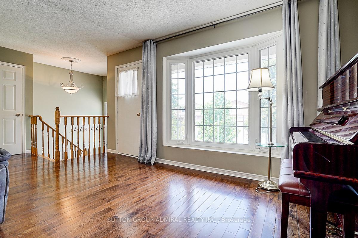 Photo 13 of 167 Wade Gate, Vaughan, Brownridge — HOMEH