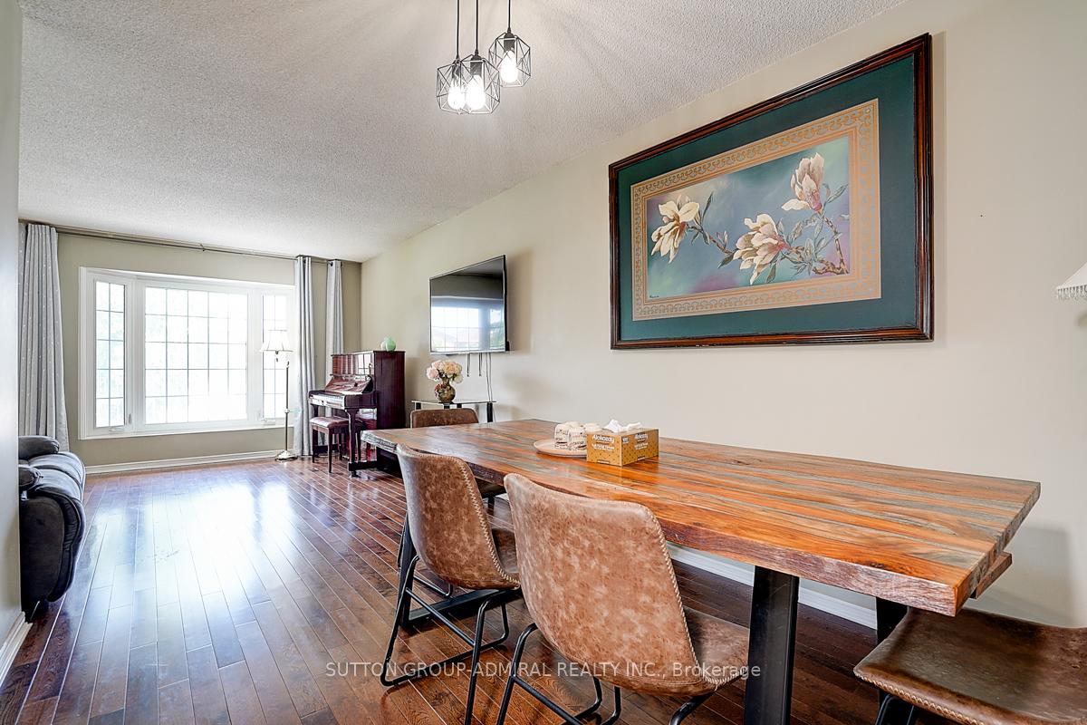 Photo 15 of 167 Wade Gate, Vaughan, Brownridge — HOMEH