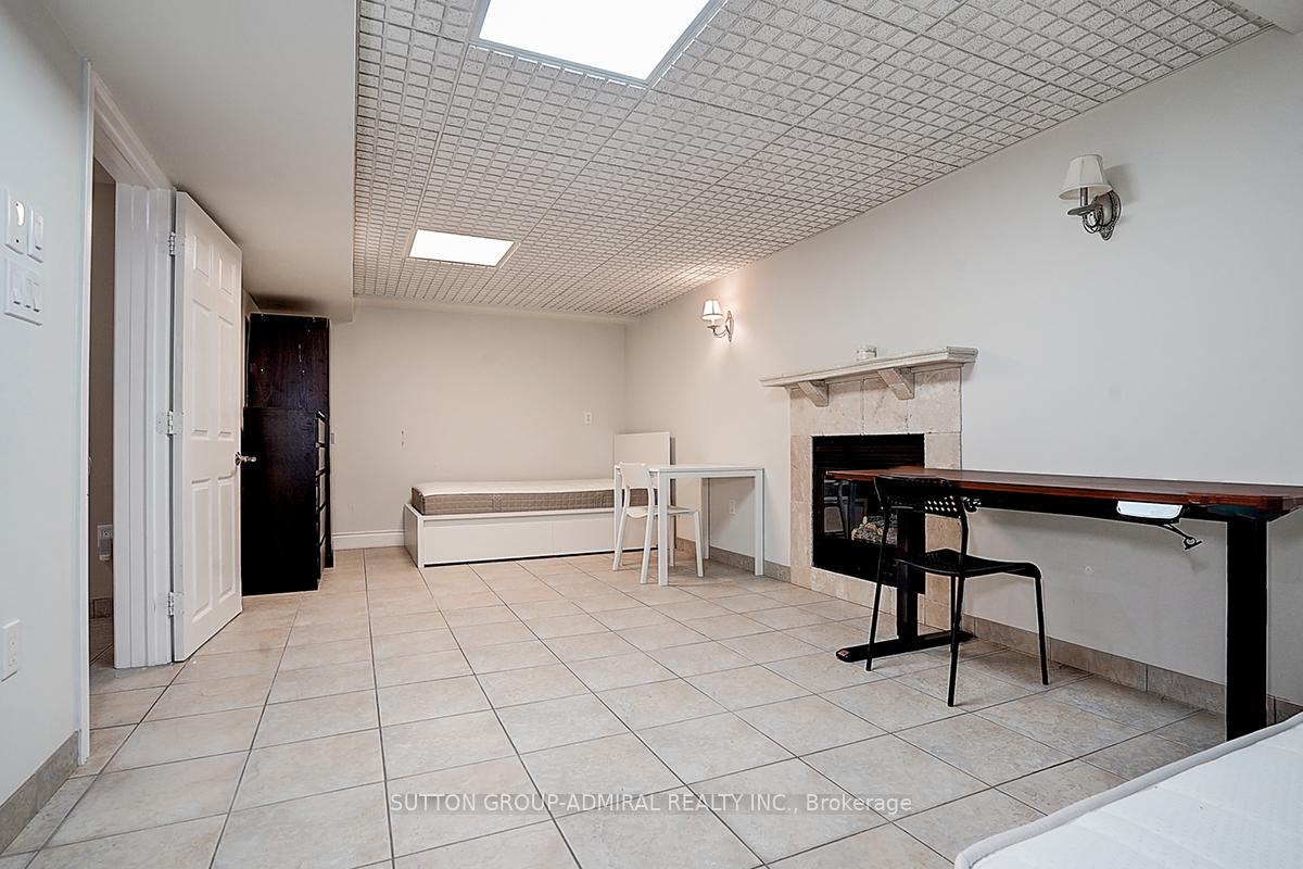 Photo 40 of 167 Wade Gate, Vaughan, Brownridge — HOMEH