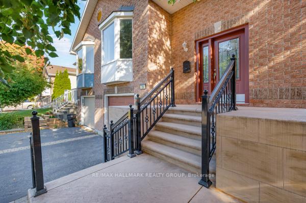 Photo 2 of 29 Montana Way, Ottawa, Barrhaven - Longfields — HOMEH