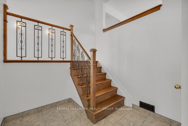 Photo 21 of 29 Montana Way, Ottawa, Barrhaven - Longfields — HOMEH