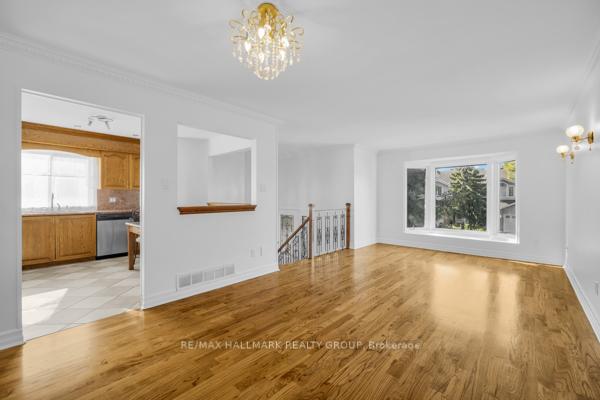 Photo 8 of 29 Montana Way, Ottawa, Barrhaven - Longfields — HOMEH