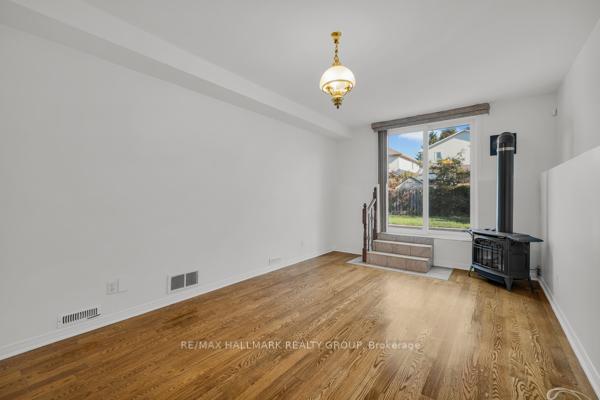 Photo 14 of 29 Montana Way, Ottawa, Barrhaven - Longfields — HOMEH