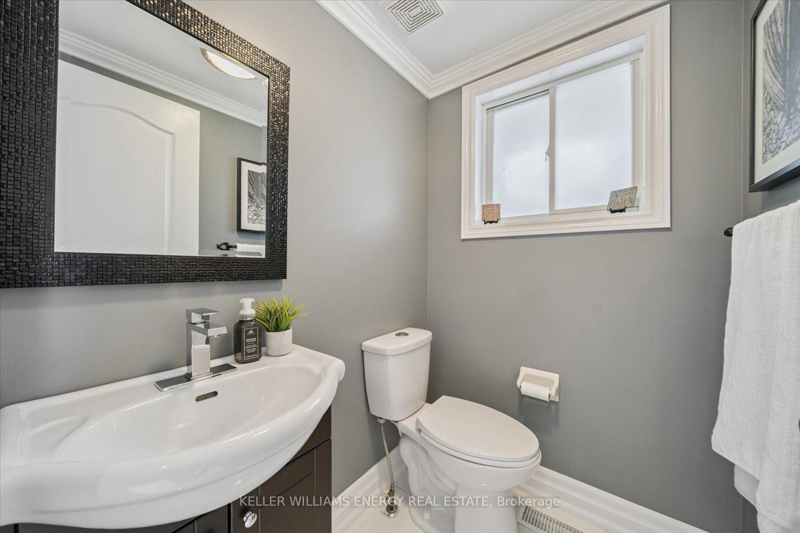 Photo 17 of 32 Corianne Avenue, Whitby, Brooklin — HOMEH