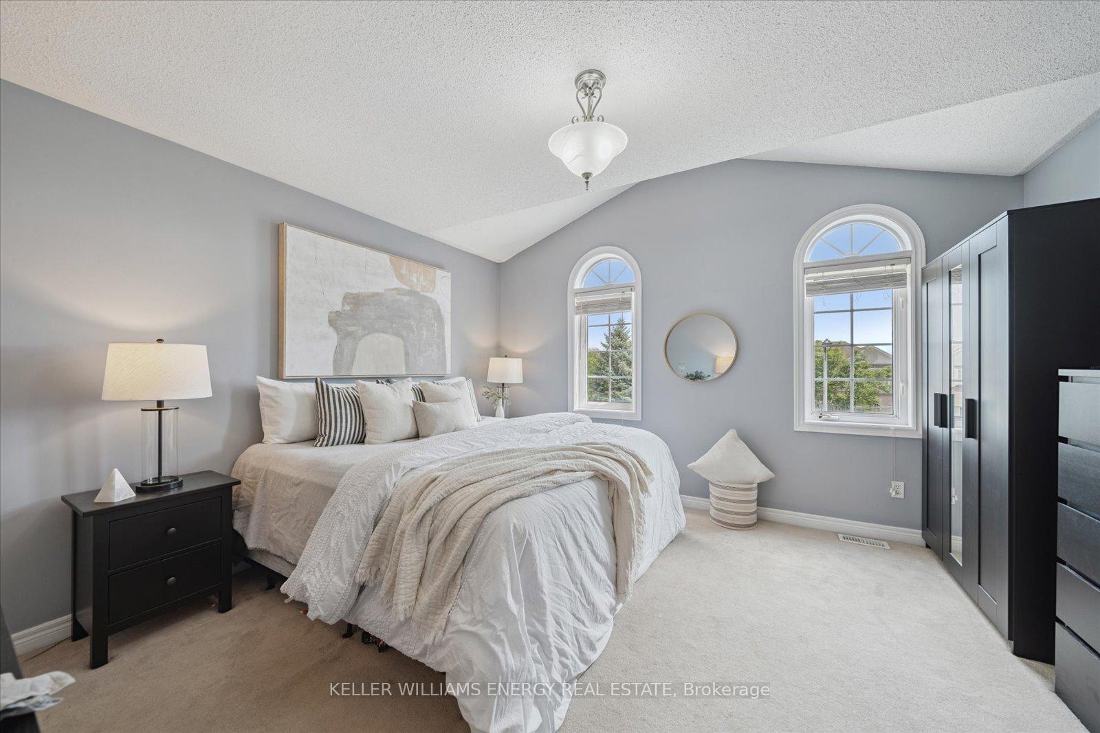 Photo 18 of 32 Corianne Avenue, Whitby, Brooklin — HOMEH