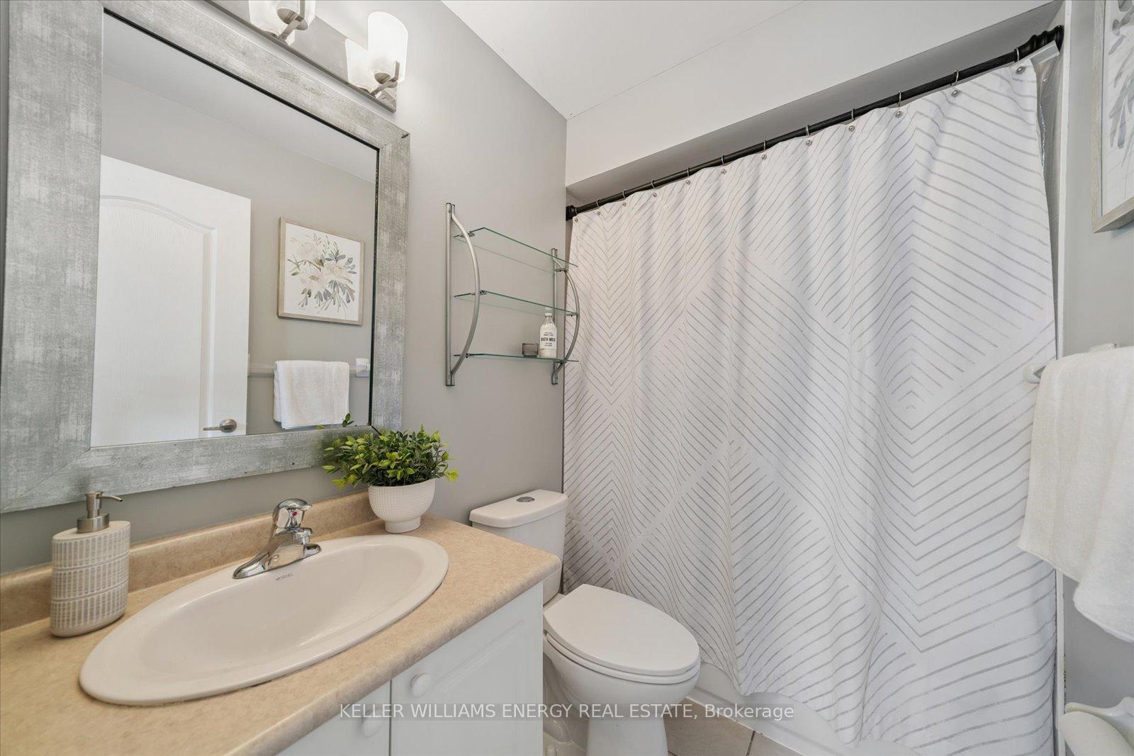 Photo 20 of 32 Corianne Avenue, Whitby, Brooklin — HOMEH