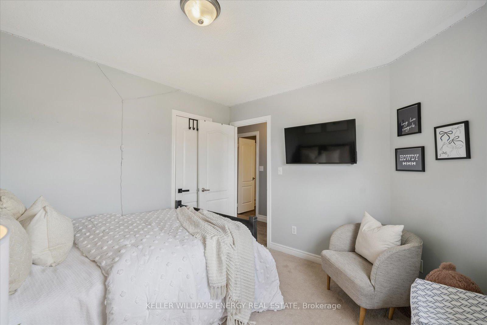 Photo 22 of 32 Corianne Avenue, Whitby, Brooklin — HOMEH