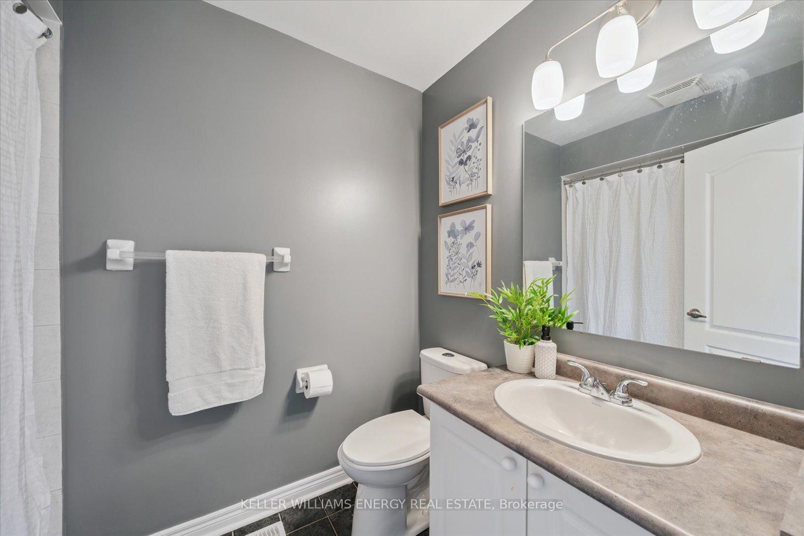 Photo 25 of 32 Corianne Avenue, Whitby, Brooklin — HOMEH