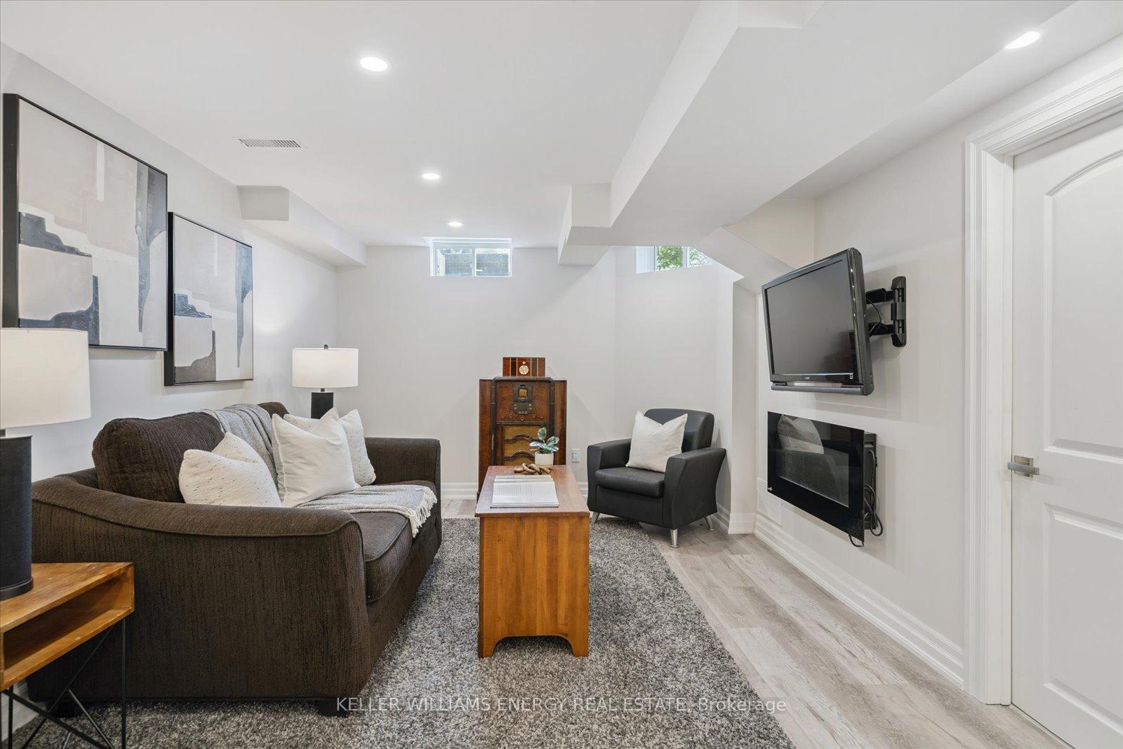 Photo 27 of 32 Corianne Avenue, Whitby, Brooklin — HOMEH