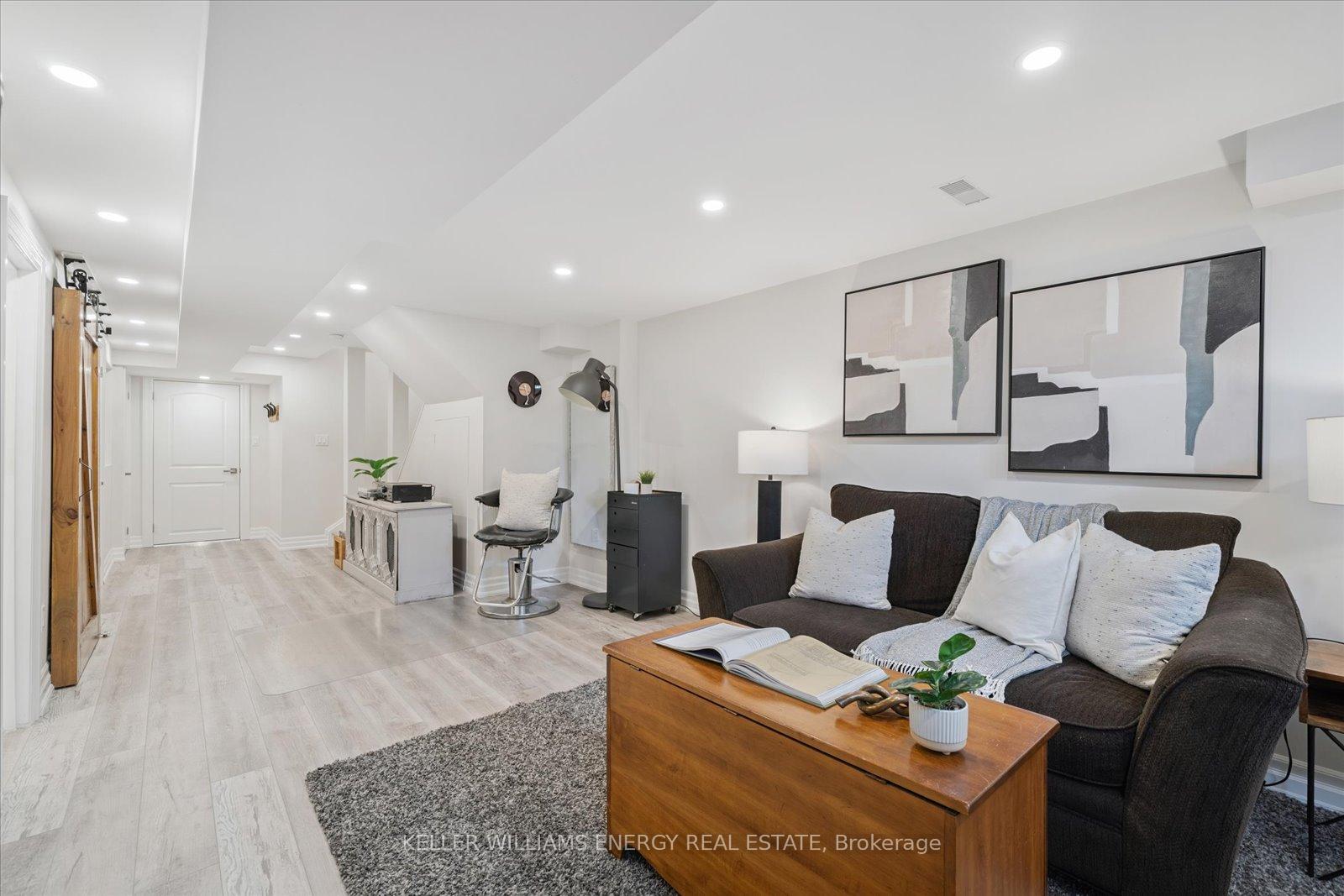 Photo 28 of 32 Corianne Avenue, Whitby, Brooklin — HOMEH