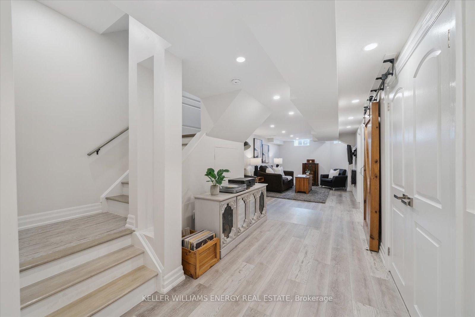 Photo 29 of 32 Corianne Avenue, Whitby, Brooklin — HOMEH
