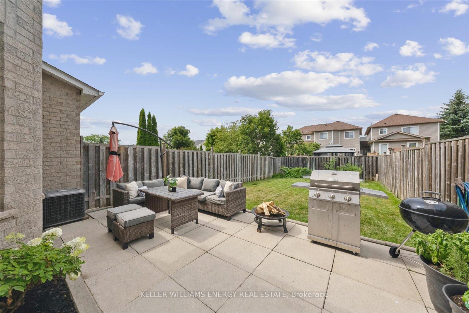 Photo 31 of 32 Corianne Avenue, Whitby, Brooklin — HOMEH