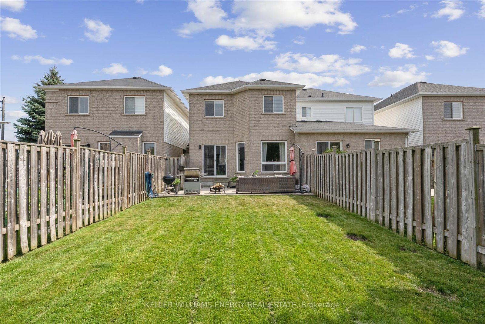 Photo 34 of 32 Corianne Avenue, Whitby, Brooklin — HOMEH